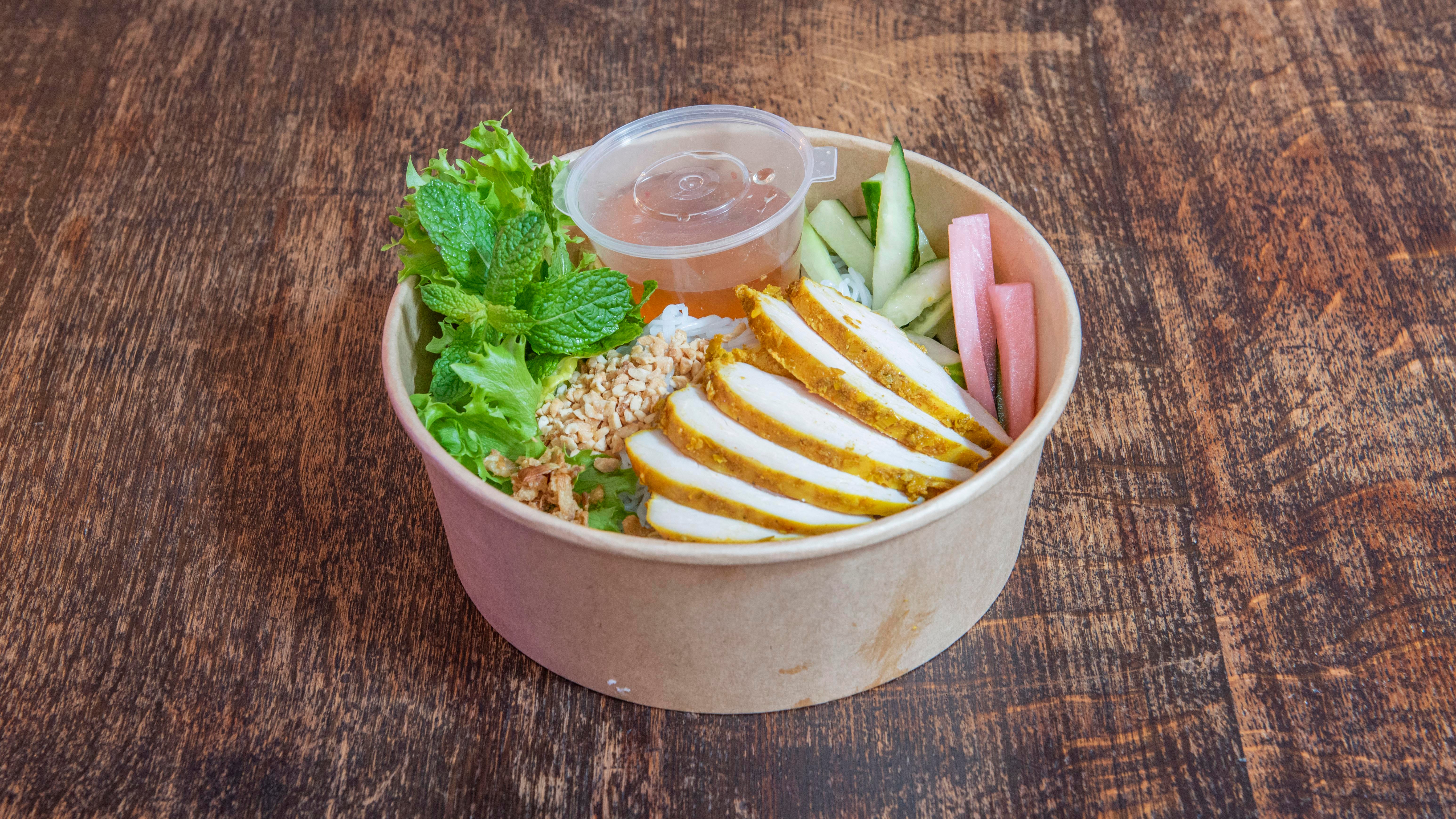 Lemongrass Chicken Bun