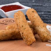 Mozarella Sticks (4 Pcs)