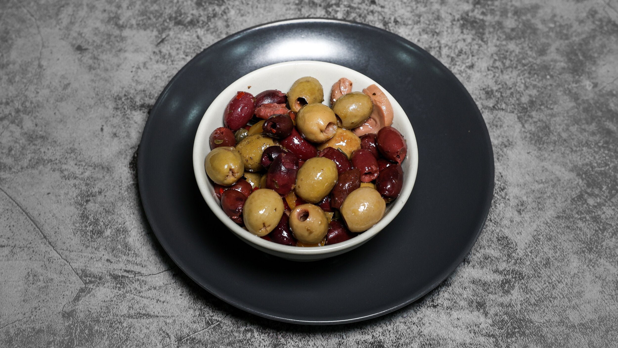 Mixed olives