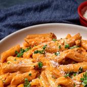 Pasta chicken with pink sauce