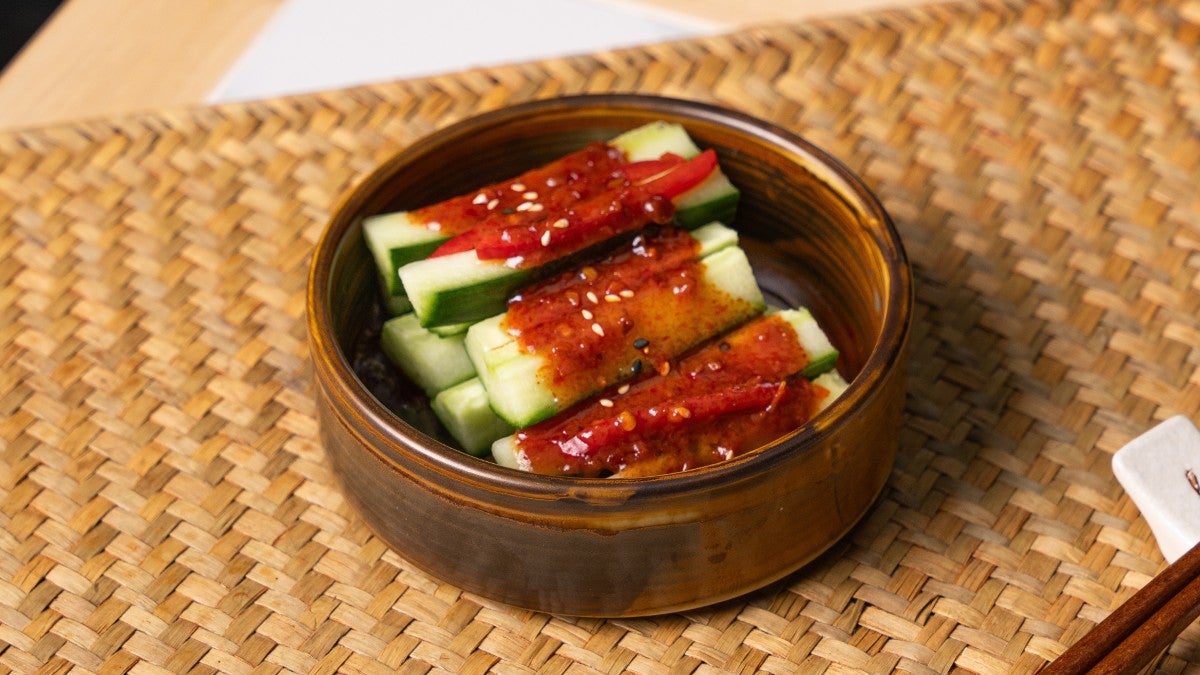 酸辣黄瓜 Spicy & Sour Cucumber Salad