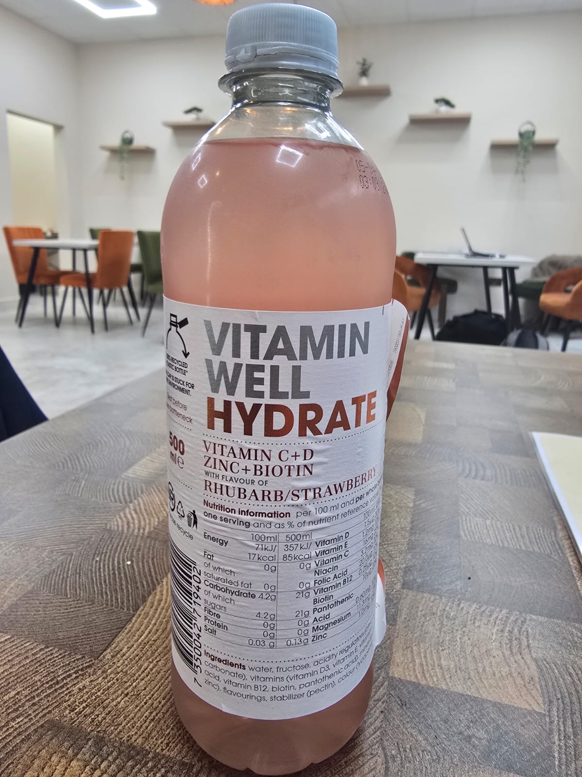 Vitamin Well Hydrate - Rhubarb strawberry 500ml