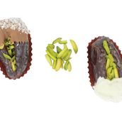 Pre Packed Dates Stuffed With Pistachio Slice Dipped In White Chocolate 750 g
