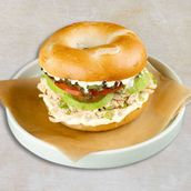 Chicken Avocado Bagel [ 1+1 ]