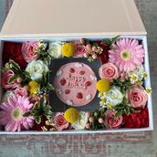 Berry Sweet Cake Parcel