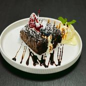 CHOCOLATE BROWNIE