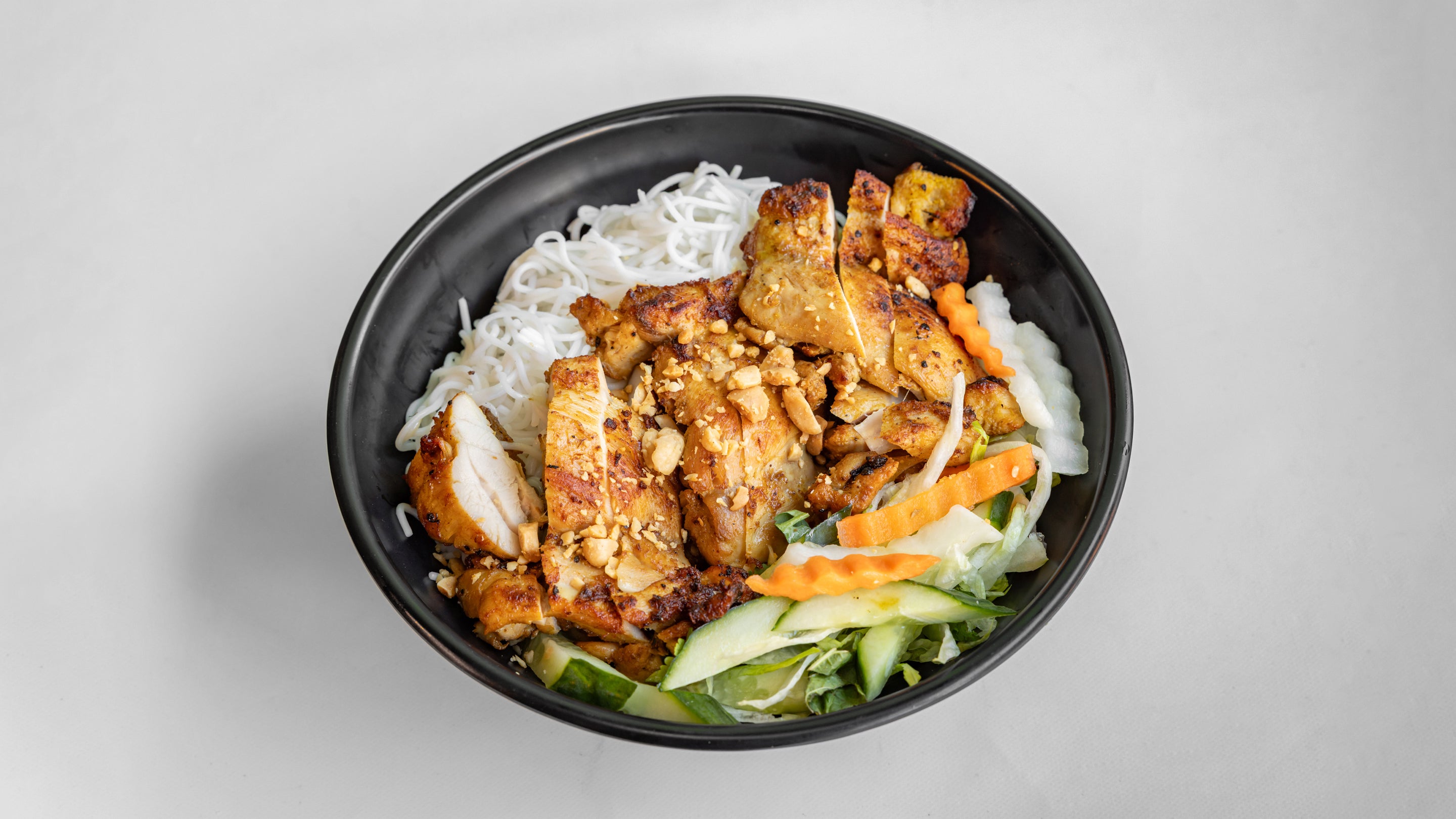 BBQ Chicken Bowl (jasmine rice or noodle) (Gà Nướng)