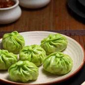 Green Chicken Momos 