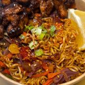 Vegetables Noodles With Chicken
