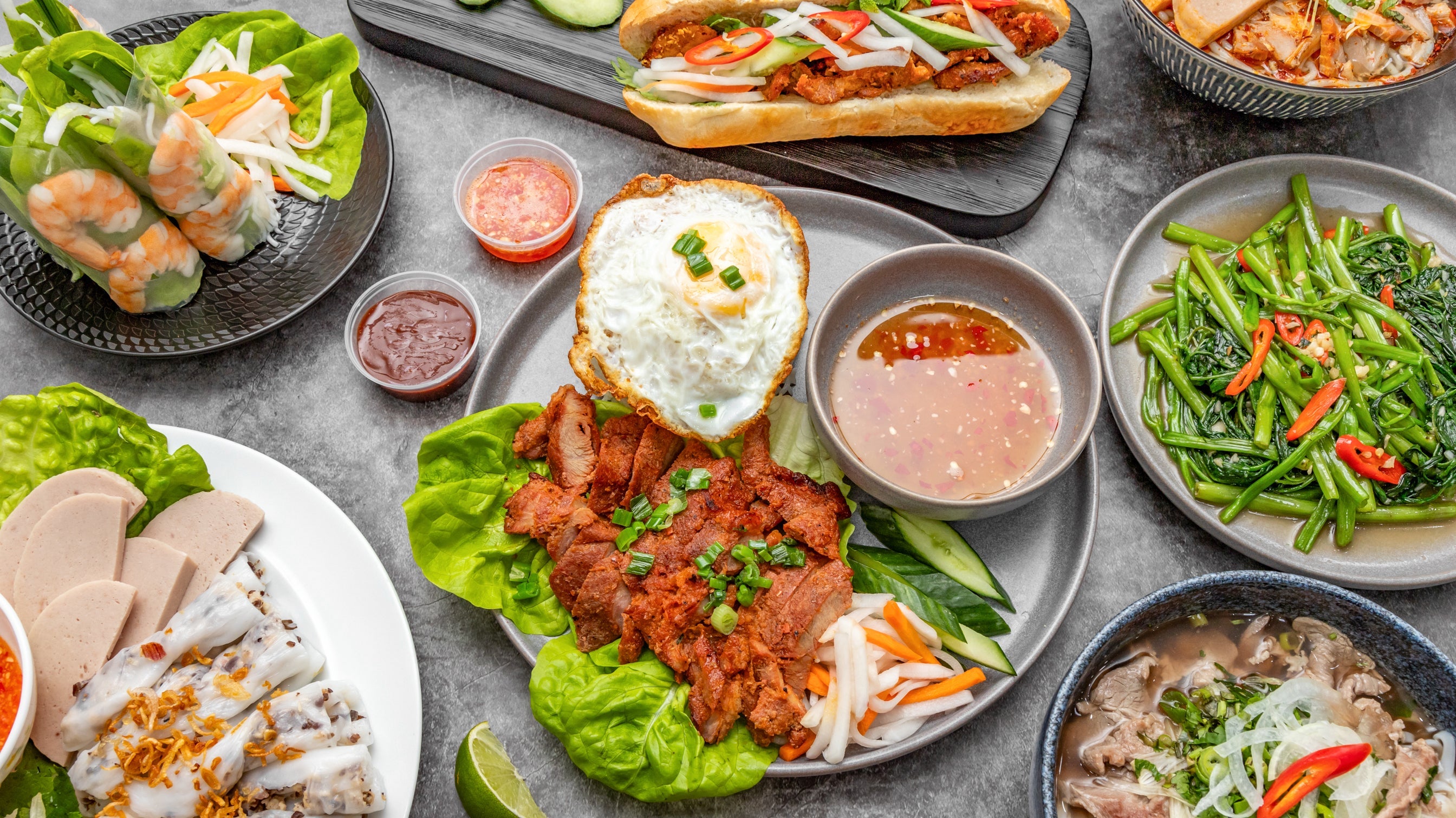 Viet Roll