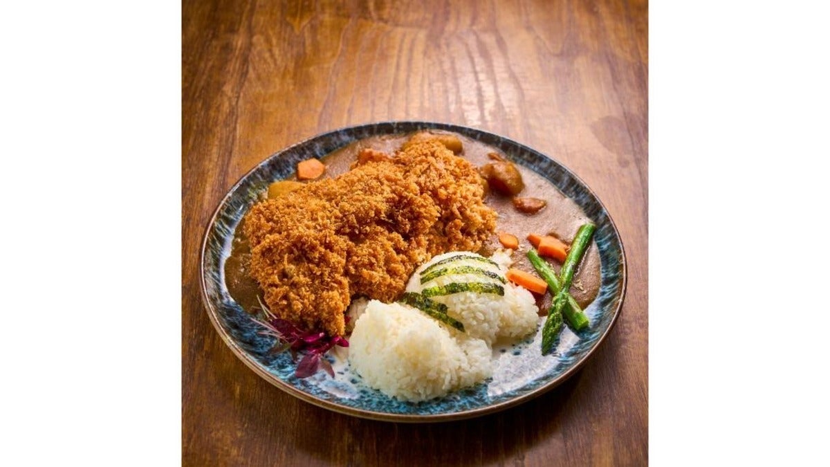 Chicken Thigh Katsu with Curry and Rice 日式吉列雞扒飯配咖哩汁