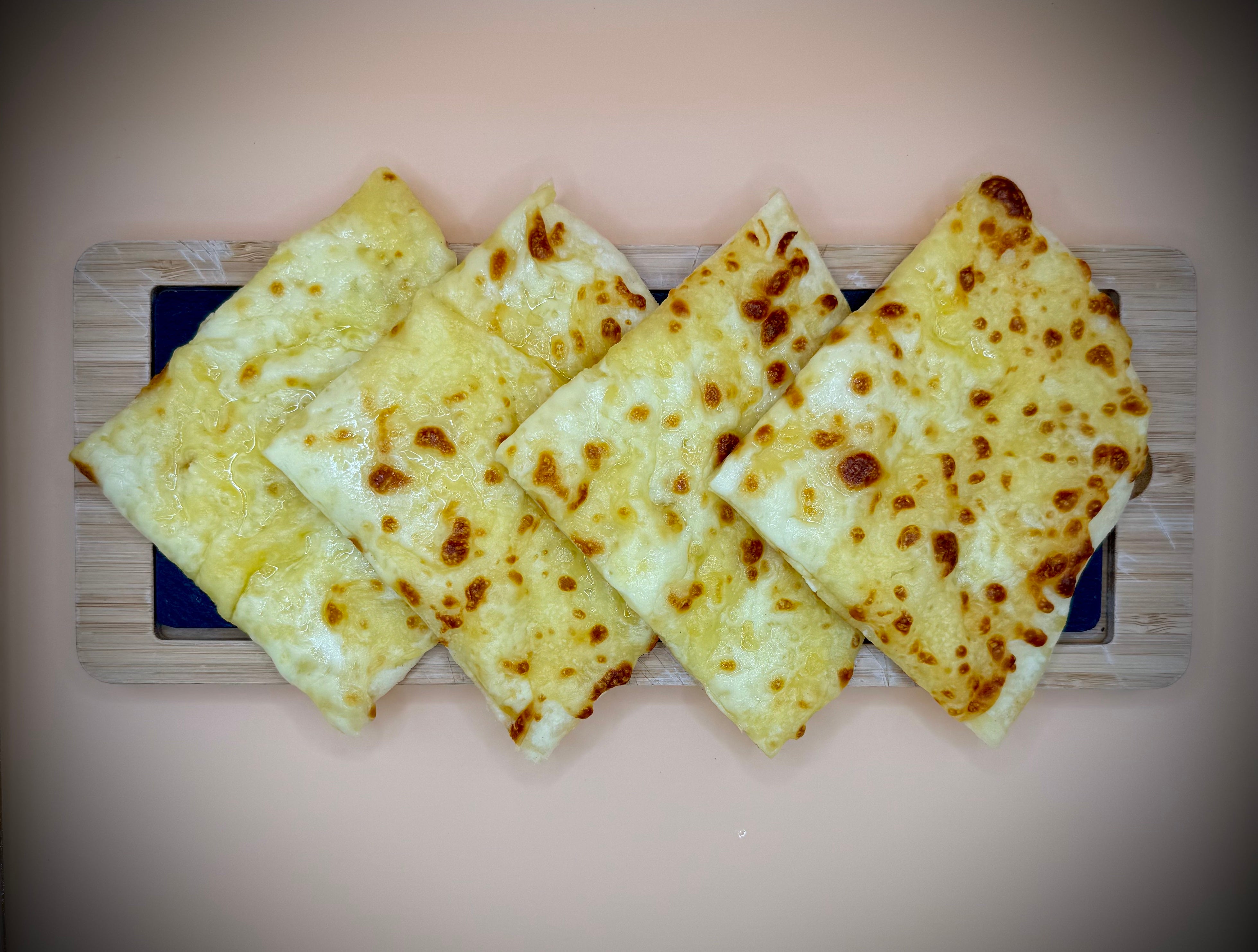Megruli Khachapuri