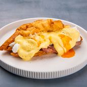 Egg Benedict croissant