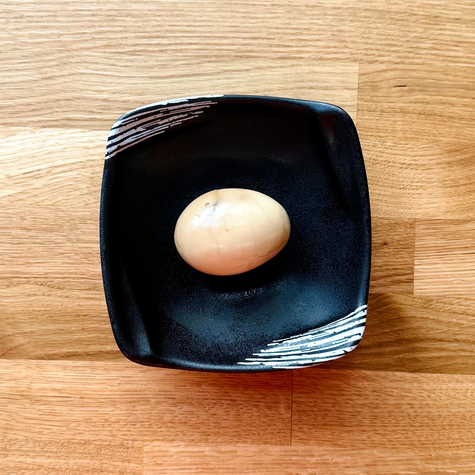 卤蛋 Soy-marinated Egg