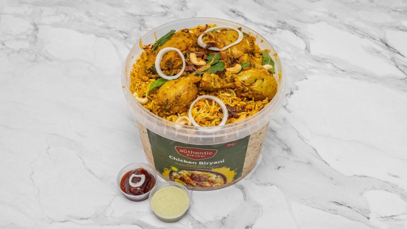 Family Bucket Chicken 2.00 KG ( Serves 4)