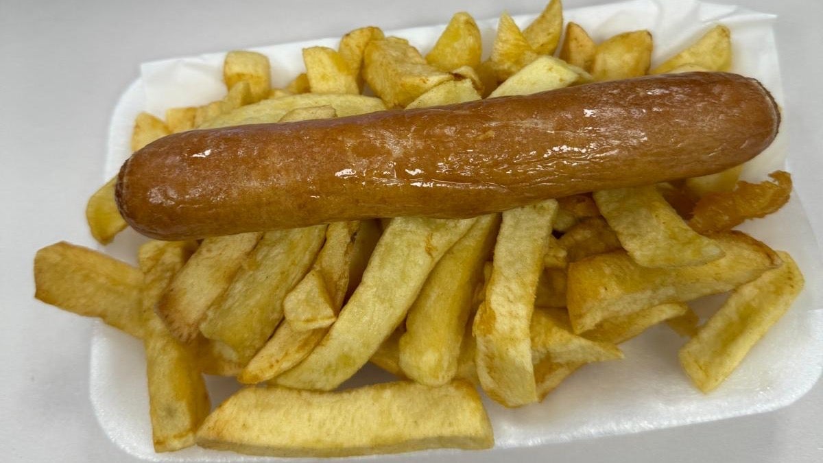 Jumbo Sausage and Chips