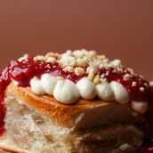 Berry Bomb XL Bun