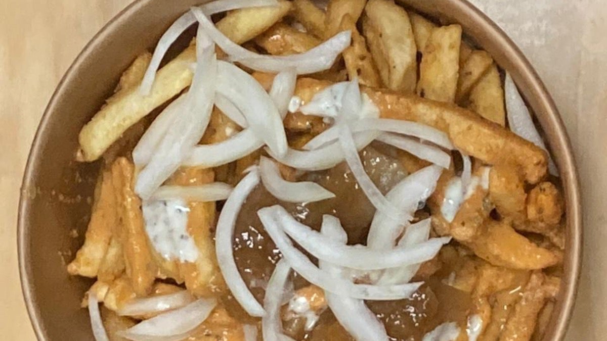 Cheese & chilli fries