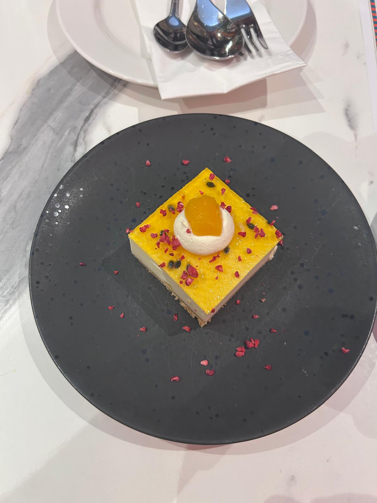 Mango & Passion Fruit Cheese Cake (V)