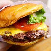 CLASSIC BEEF BURGER 