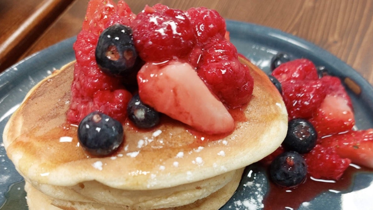 4 pancakes with banana