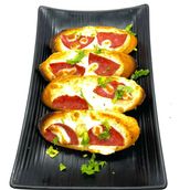 Garlic Bread With Cheese And Papproni