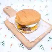 Beef & Egg bun