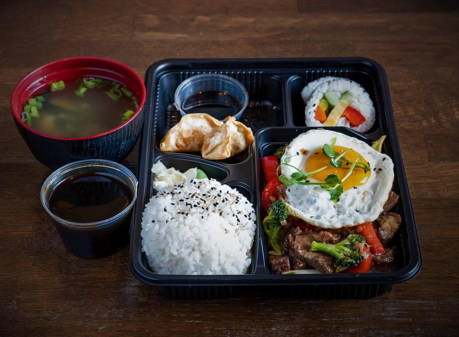 BEEF PARES BENTO BOX