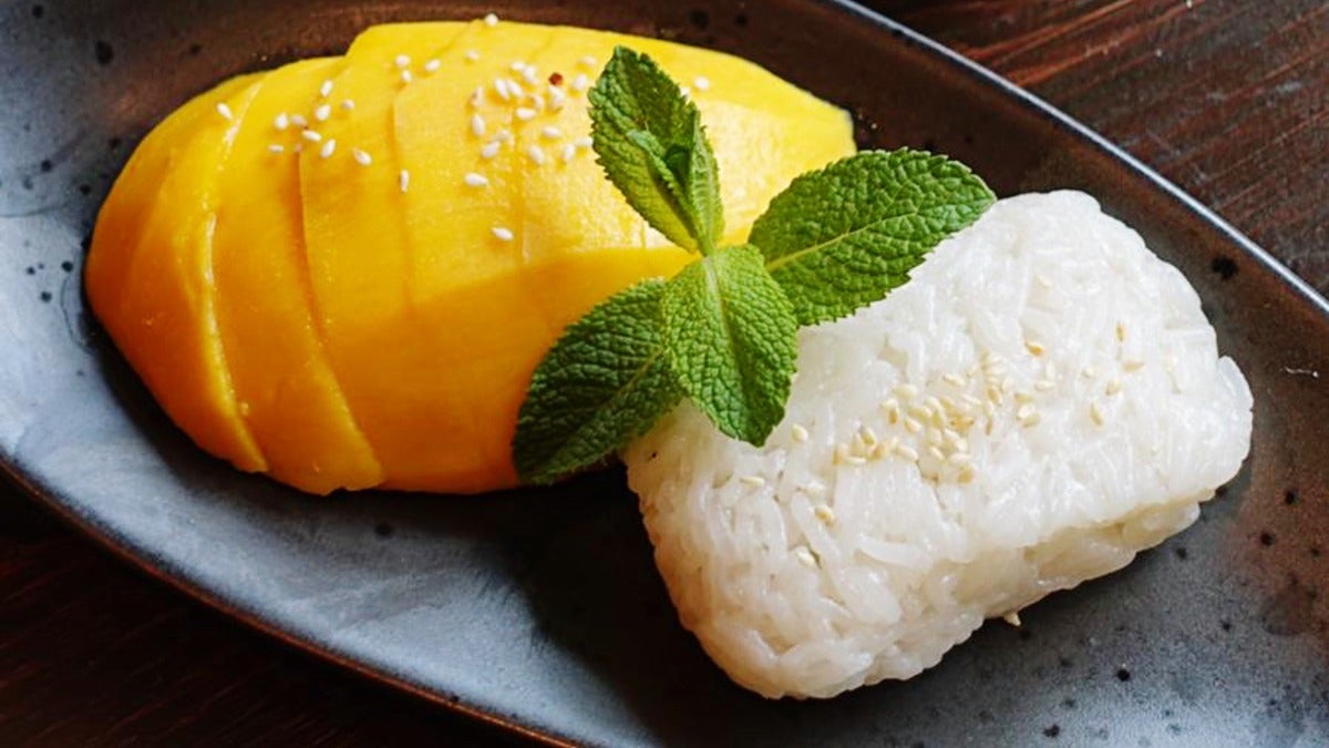 Khao Nuew Mamuang - Mango Sticky Rice with Coconut Milk (Seasonal)
