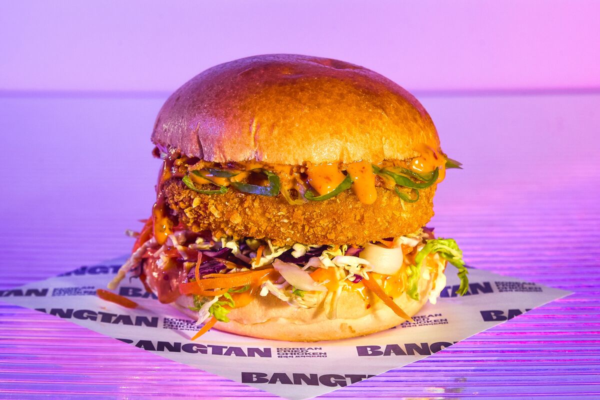 Vegan Chilli Crunch Burger ��