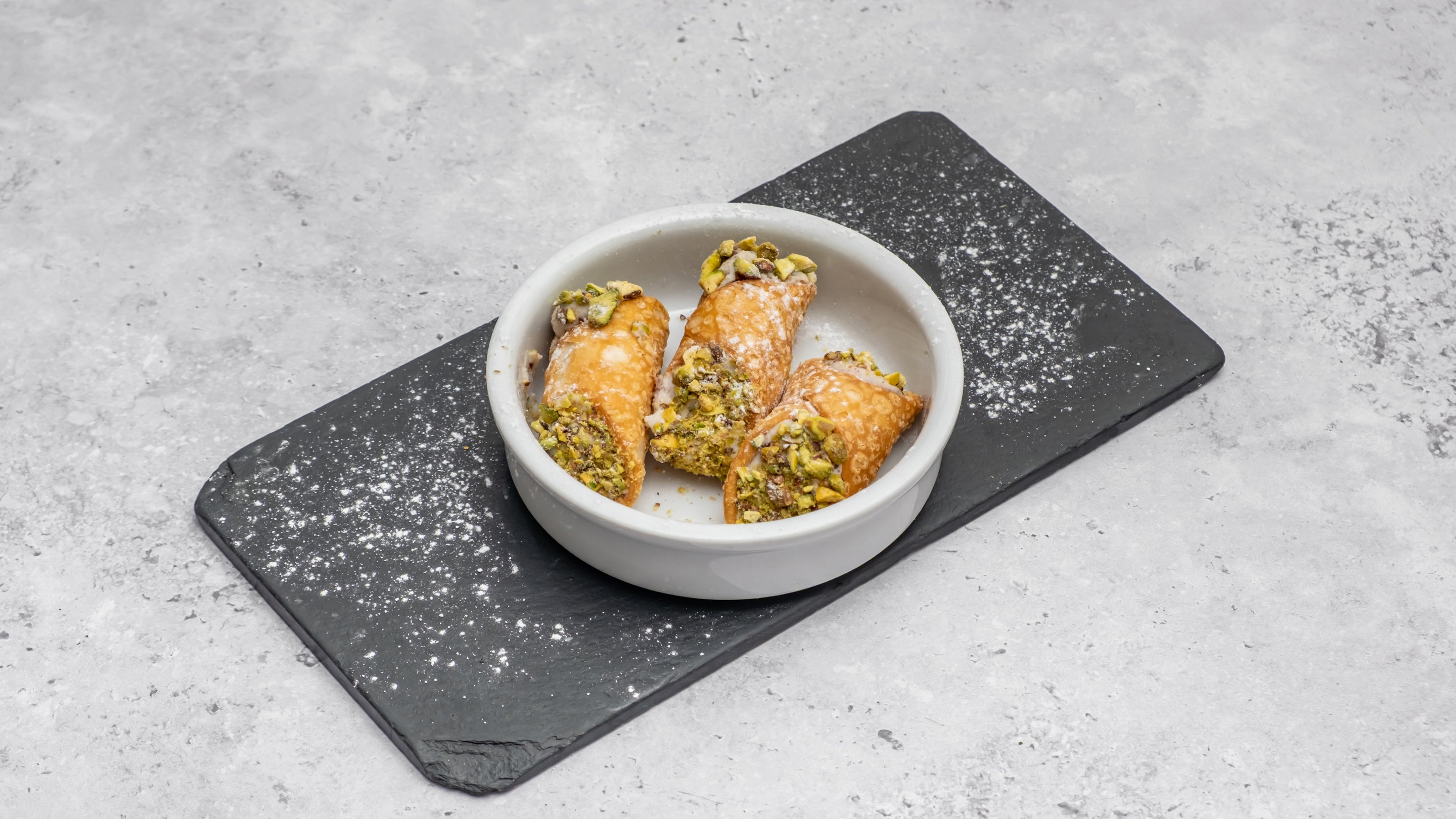 CANNOLI SICILIANI (NEW)