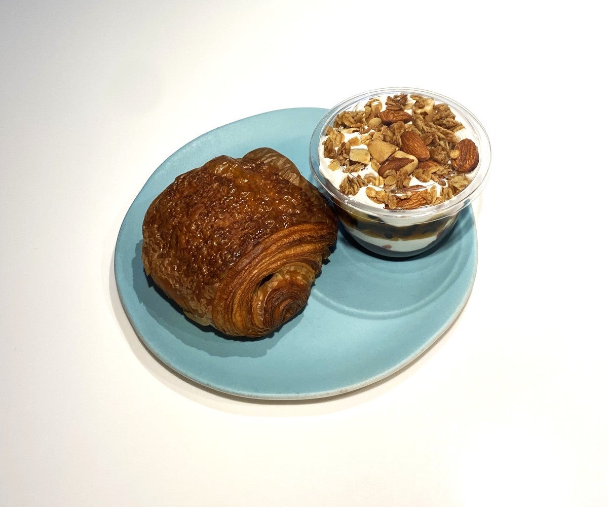 Morning pot + pain au chocolat