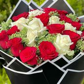 Red And White Roses Hand Bouquet
