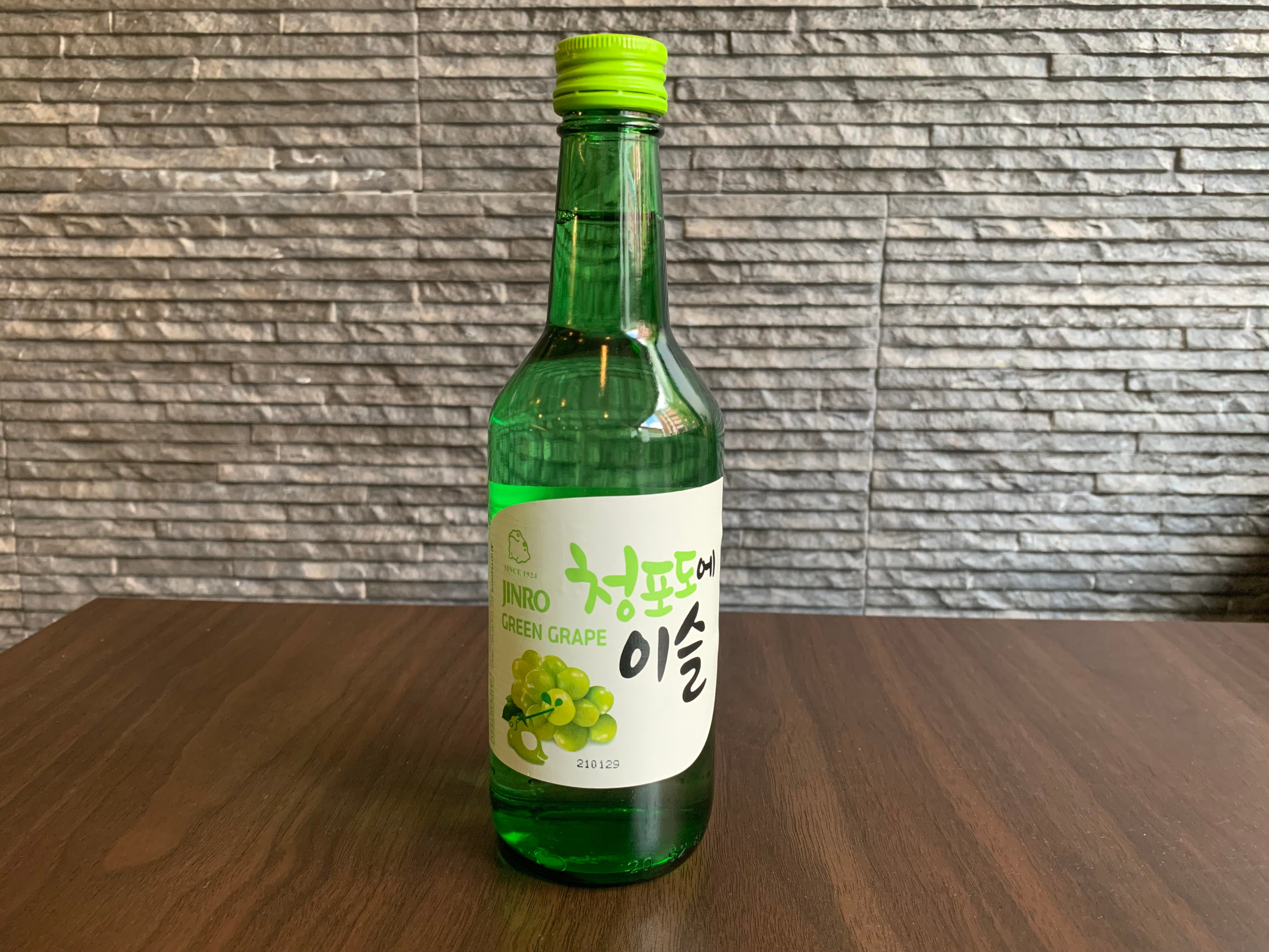 Soju Grape flavour (Korean Distilled Liquor/350ml Bottle)
