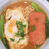 A07 Nissin Demae One Cup Ramen with Fried Egg and Luncheon Meat