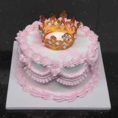 Gold Crown Cake 