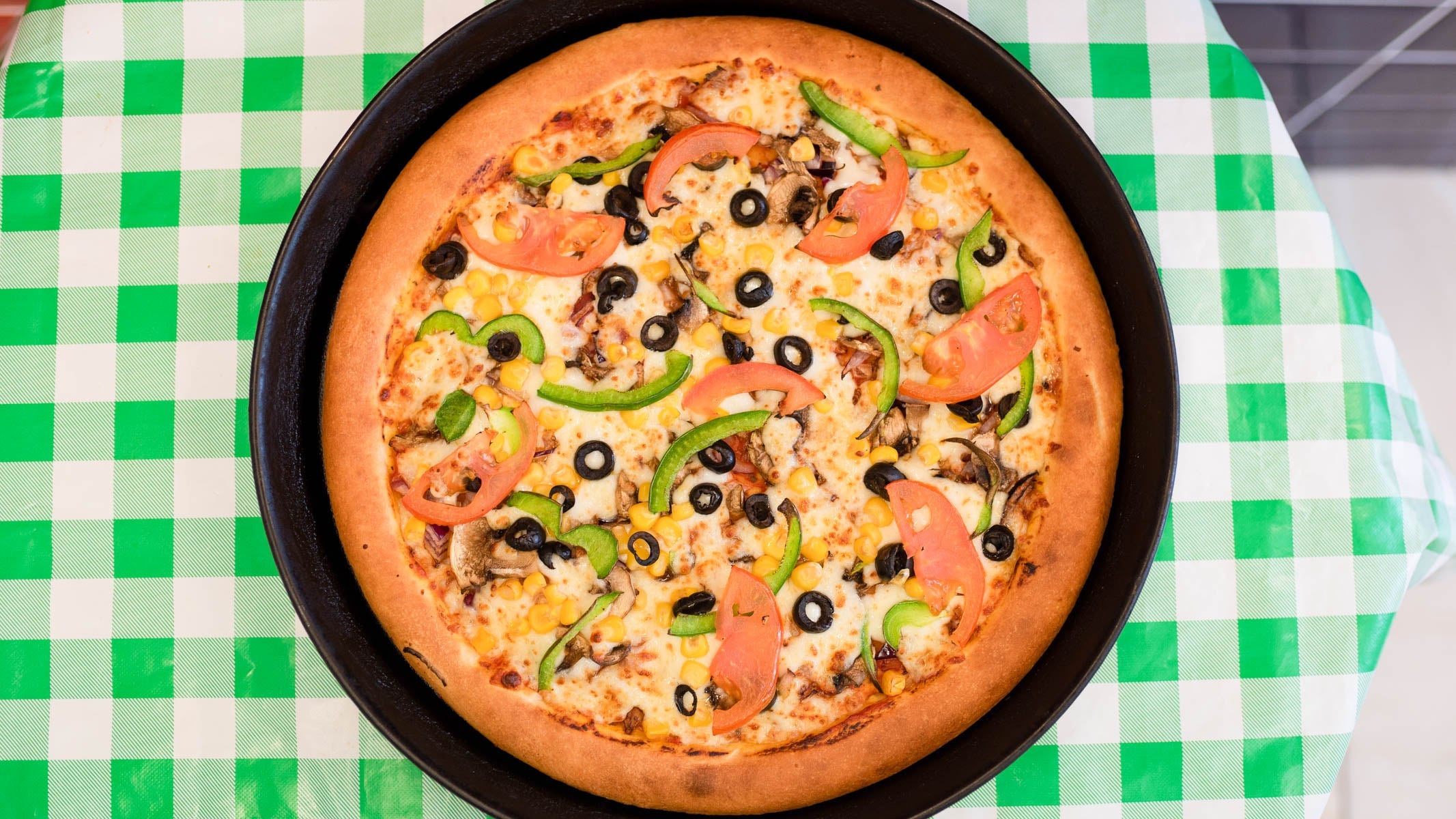 Vegetarian Delight Pizza (V)