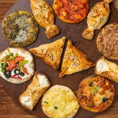 Dozen small findik pies