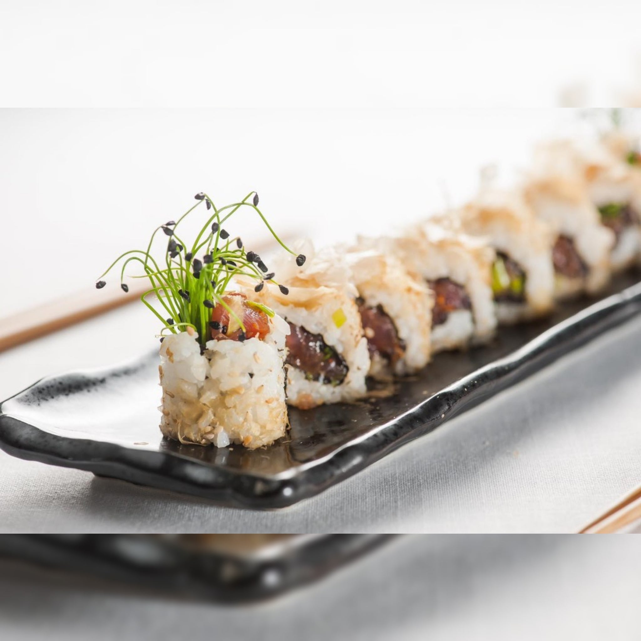 Spicy Tuna Maki (2-pcs or 8-pcs)