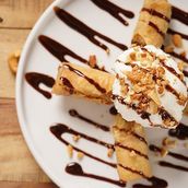 Banana Spring Roll with icecream
