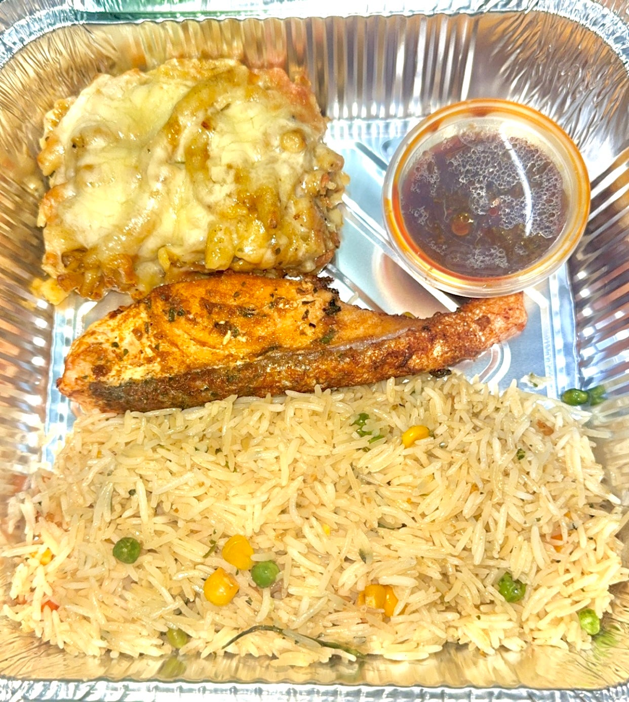 Mac 'n' Cheese with Jerk grilled salmon and special fried rice platter