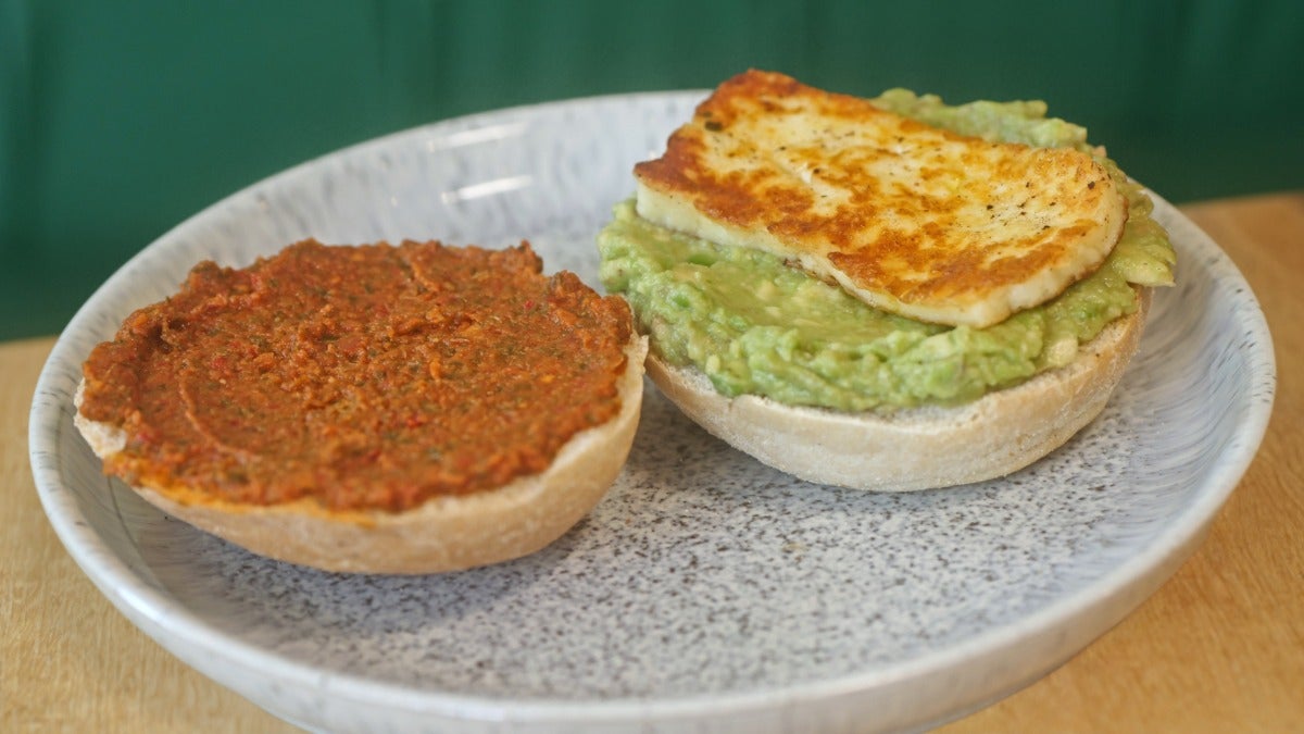 Avocado Halloumi Muffin (v)