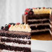 Choco Berries Cake