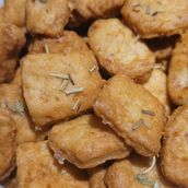 Crispy Onion Crackers