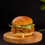 Honey Mustard Chicken Burger [ 1+1 ]