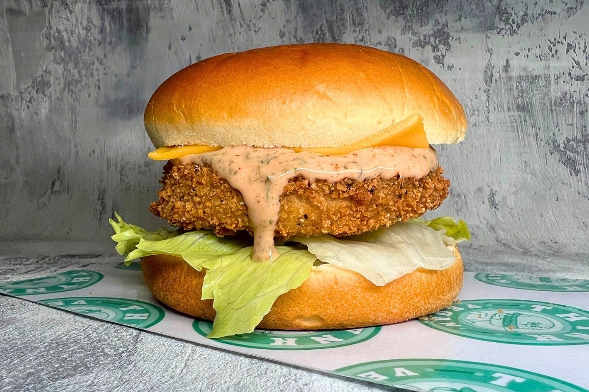 Vegan Peck Chipotle Burger, 2PCS Cauliflower Bites & Seasoned fries