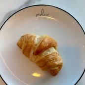 Le Croissant Aux Amandes