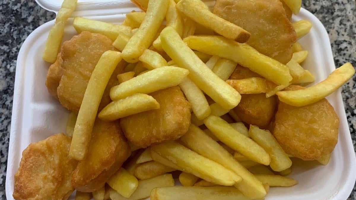 Chicken Nuggets (12 Pieces) and Chips