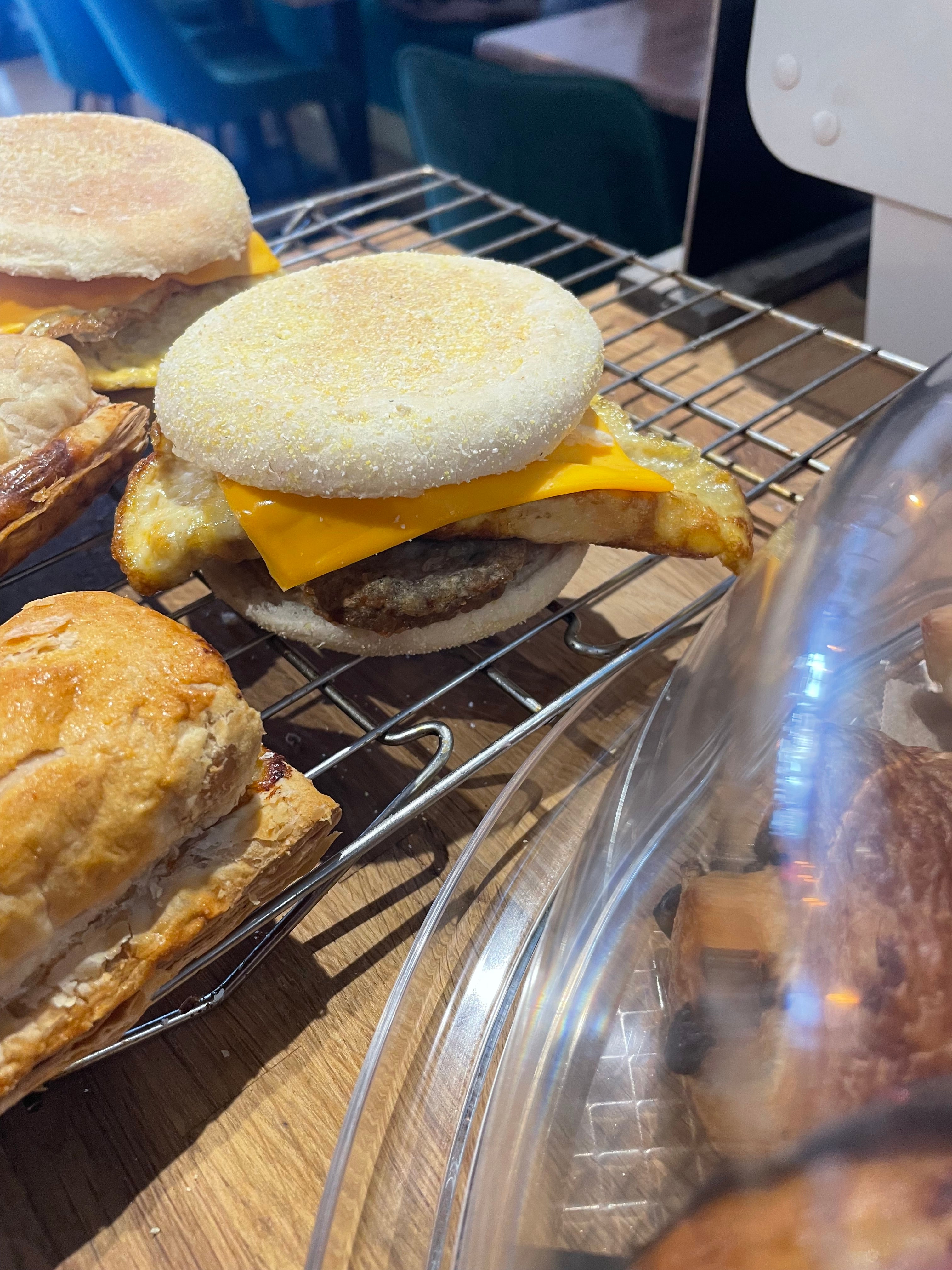 Bacon, egg and cheese muffin