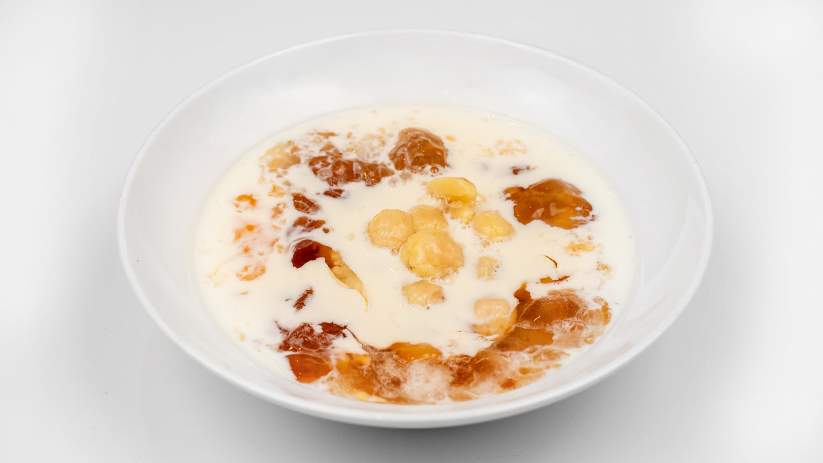 特级桃胶莲子姍奶 Premium Peach Gum, Lotus Seed, with Jersey Milk